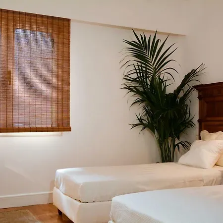 Luxury Hilltop 200m From The Beach
